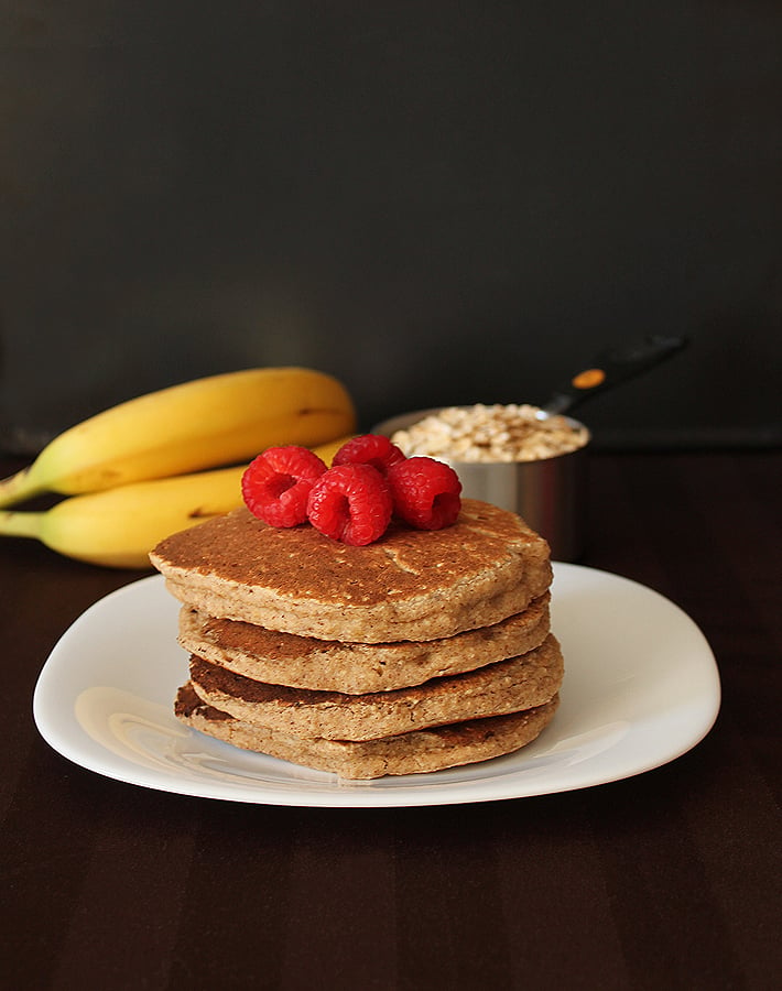 If you're hosting a brunch, your family and friends will love these vegan gluten free Banana Oat Pancakes.