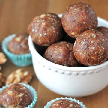 Make a batch of these delicious, naturally sweetened, no bake Walnut Coconut Hemp Seed Bites on the weekend and have them ready for snacks during the week.