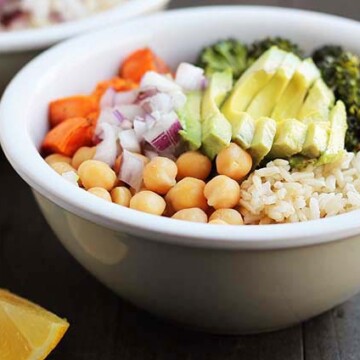 Sweet Potato Broccoli Chickpea Bowls are packed with nutritious ingredients and are the perfect idea for supper or lunches.