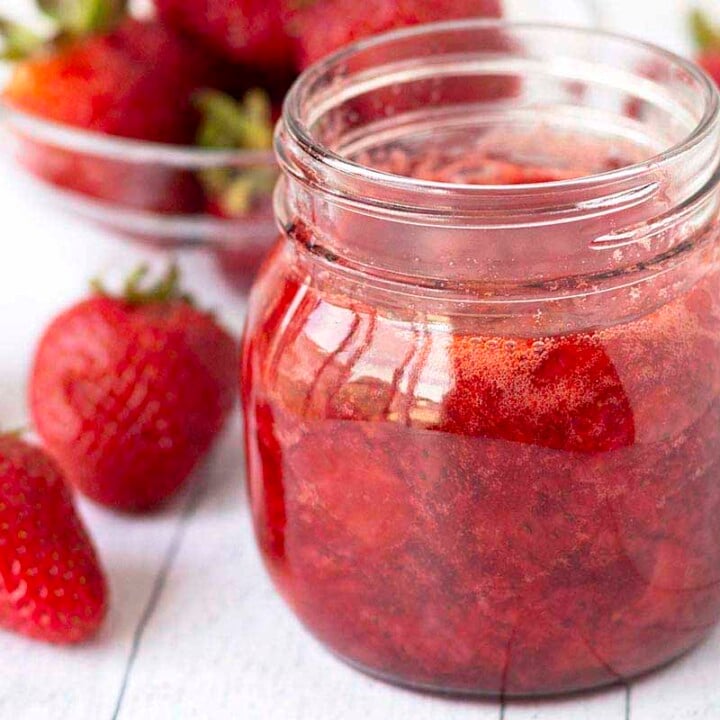 Easy Homemade Strawberry Sauce (Fresh or Frozen Berries) - Delightful ...