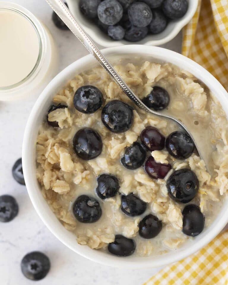 Blueberry Oatmeal (with Fresh or Frozen Berries) - Delightful Adventures