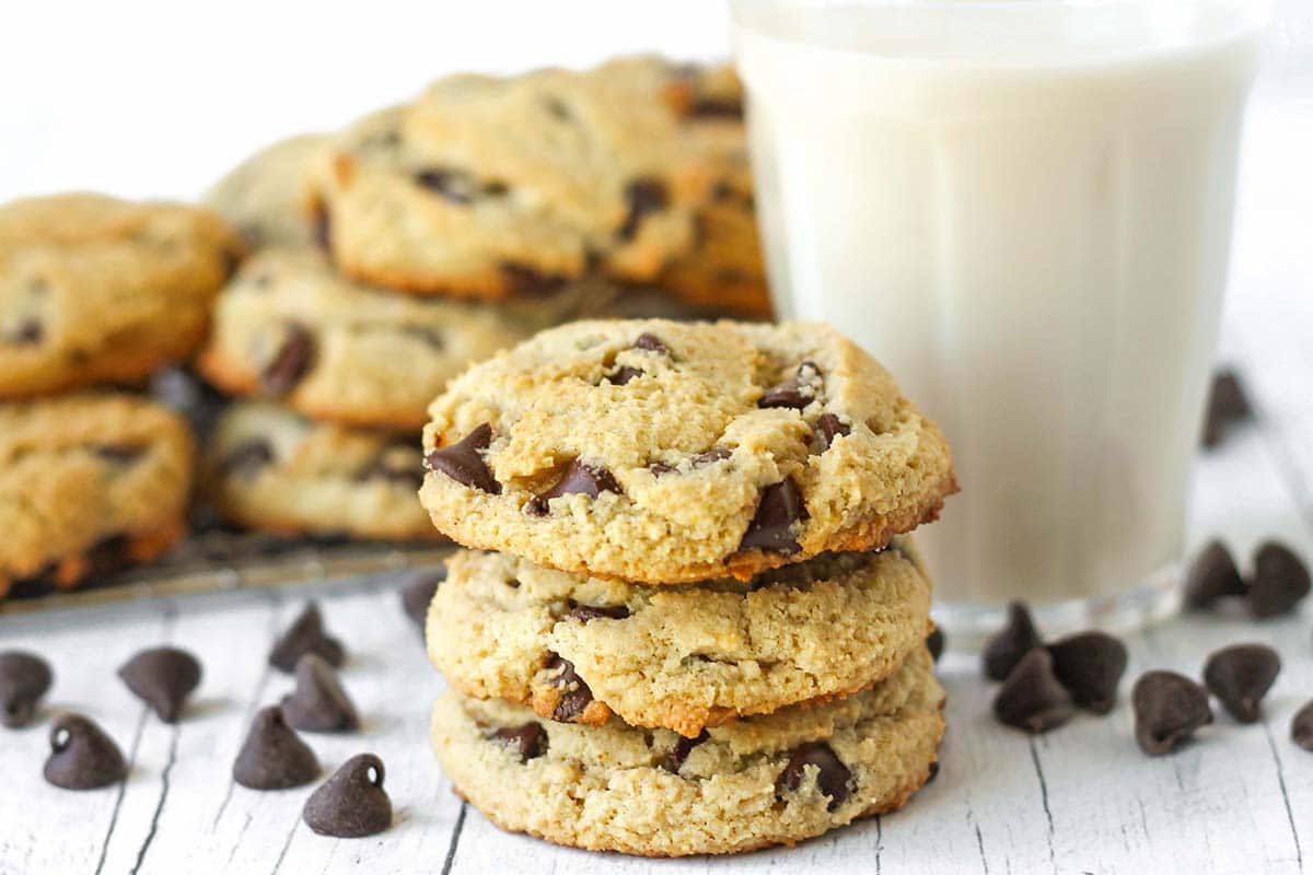 Vegan Almond Flour Cookies with Chocolate Chips
