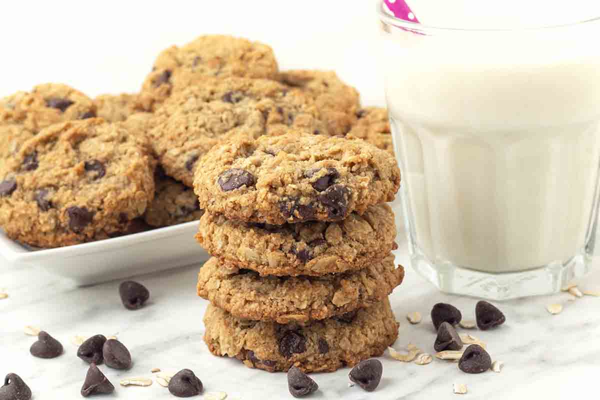 Vegan Almond Flour Oatmeal Cookies